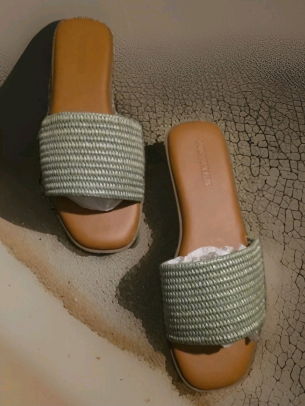 Pre-loved CUSHIONAIRE Green Woven Sesame Raffia Slide Sandal  Sz 8.5